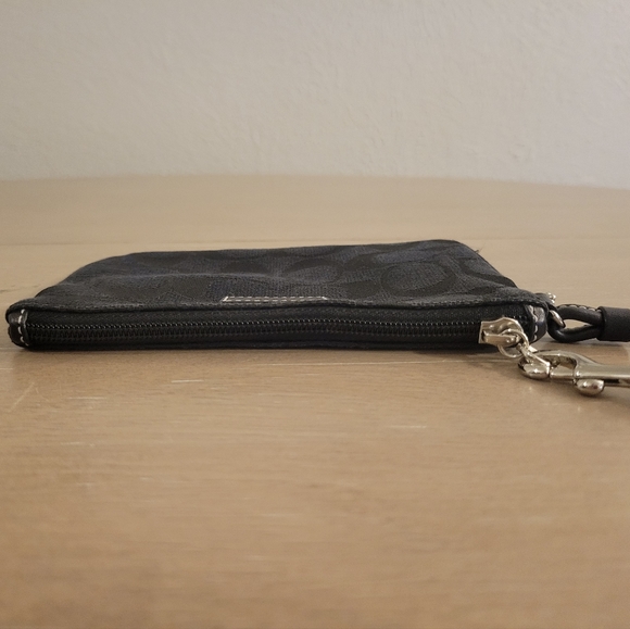 Coach Wristlet - Picture 4 of 10